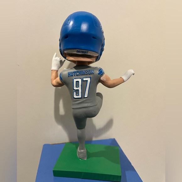 Detroit Lions 2023 Aidan Hutchinson One of A Kind Collectors Edition Bobblehead - Picture 8 of 12